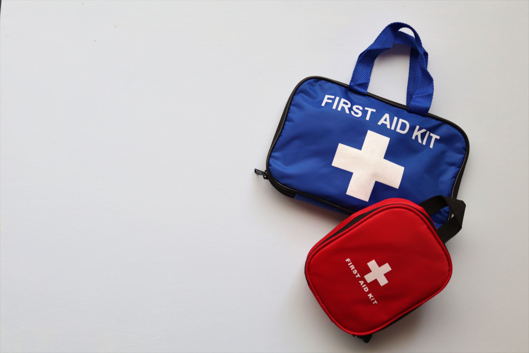 pochette et kit de première aide